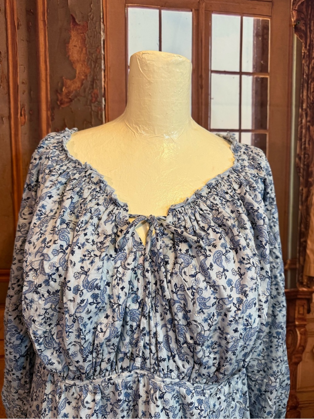 Old Navy 2X Blue Floral Paisley V-Neck Tiered Cottage Dress Flowy Peasant NWT - Picture 3 of 16